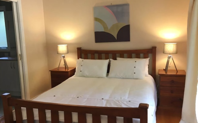Corinda Cottage - 4 bedroom pet friendly – Guest Rooms – Bright