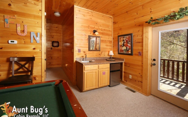 Big Daddy Bear 545 - Five Bedroom Cabin