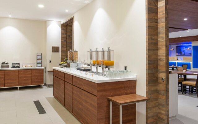Holiday Inn Express Mexico Basilica by IHG