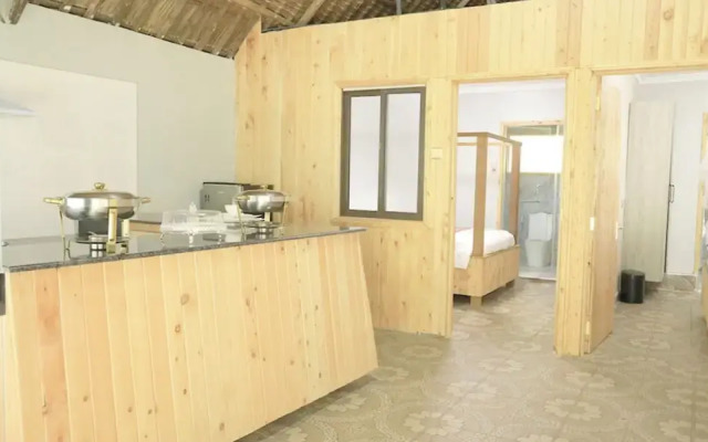 The Giraffe Cottage