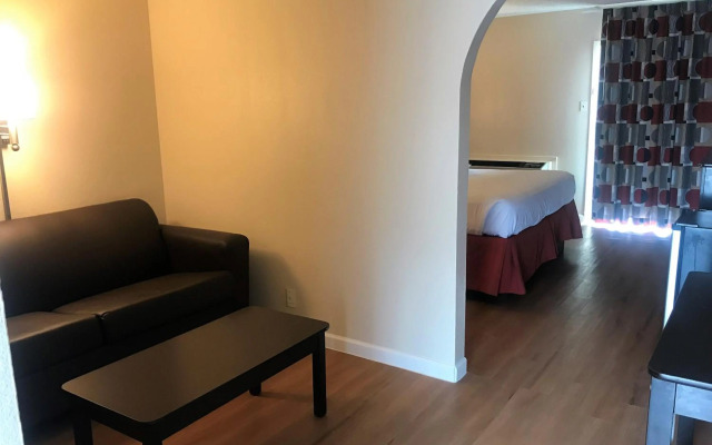 Red Roof Inn & Suites San Angelo