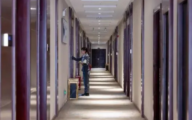 Homeinn Selected Hotel (Kunming Dianchi Road)