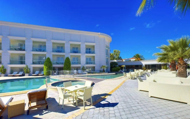 Elinotel Apolamare Hotel