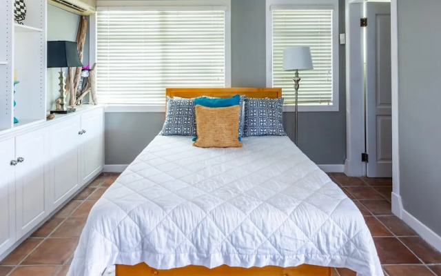Luxury Ocean-view Flamingo Home Sleeps 10 - Walk to Beach