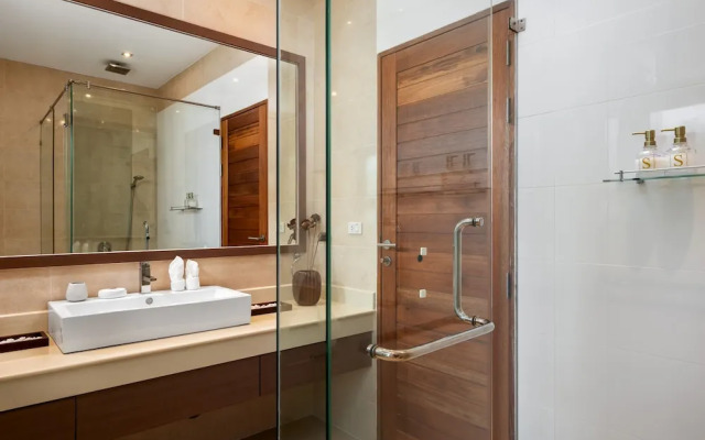 Crystal Pool Villa
