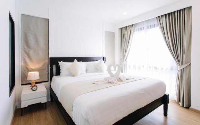 The Experience Walking Street Chiang Mai