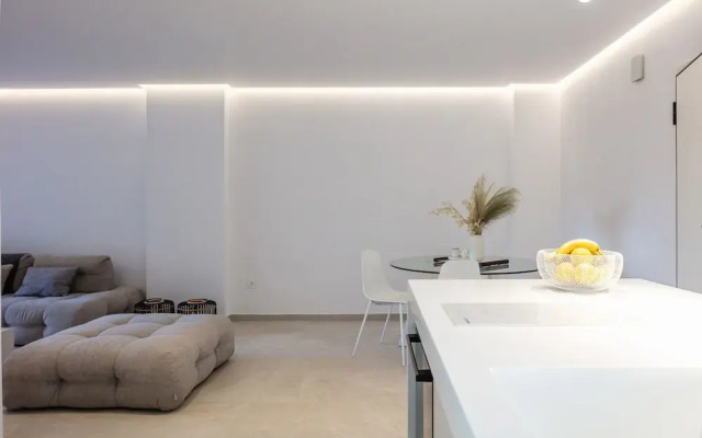 Akonizia Luxury House - With Private Swimming Pool