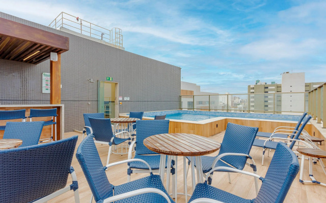 CZ01 Lindo Quarto e Sala com Vista Mar, Salvador