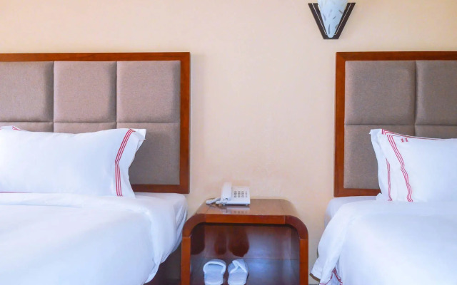 Hillside Plaza Hotel