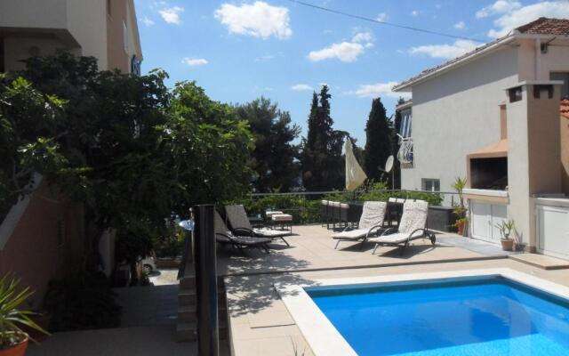 Apartments Villa Natali - Heating Pool