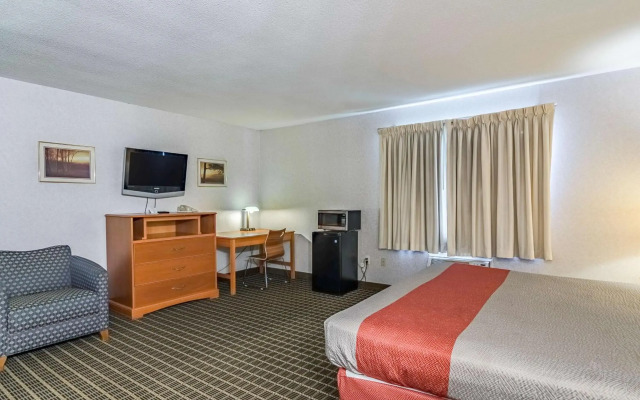 Motel 6 Grand Rapids, MI - Northeast