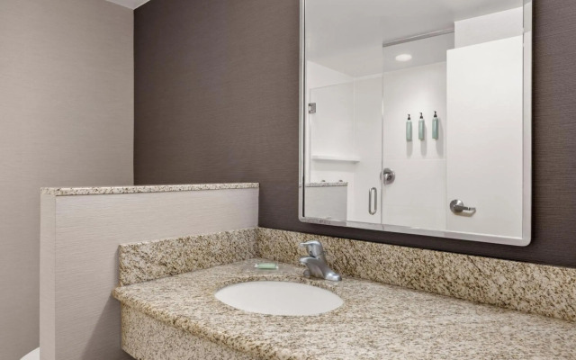 Courtyard by Marriott Evansville East