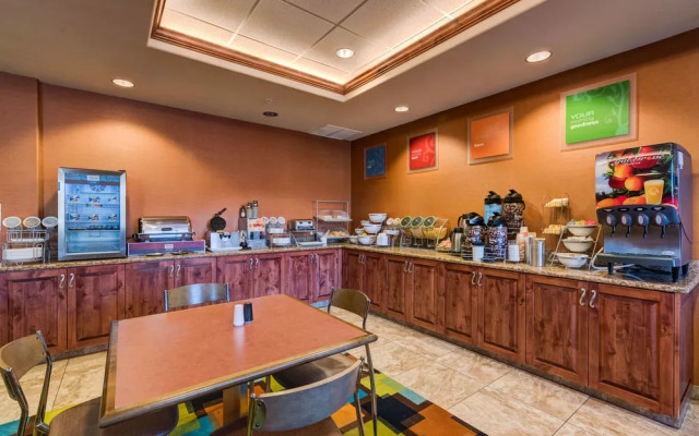 Comfort Inn & Suites
