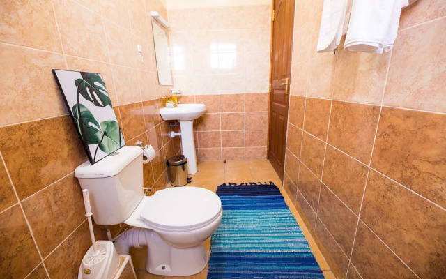 Lux Suites Coralway Apartment Langata
