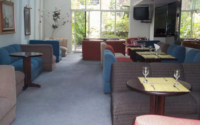 Le Premier Suites