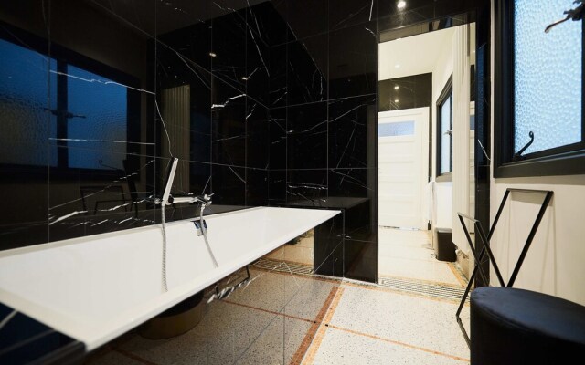 Suites 124