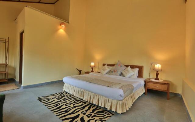 Bison Retreat - Pench