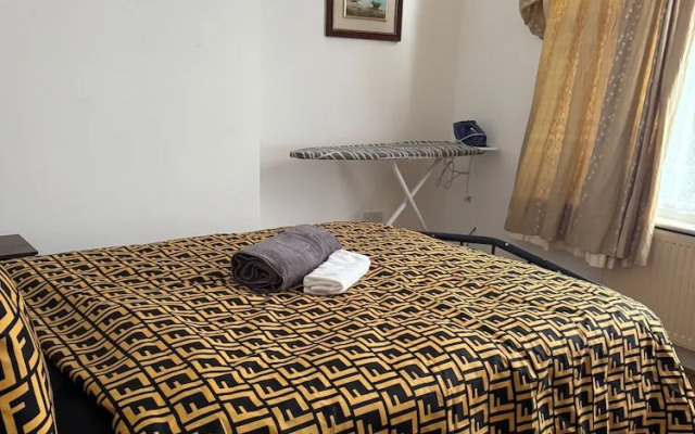 Charming London Apartment With 2 Bedrooms