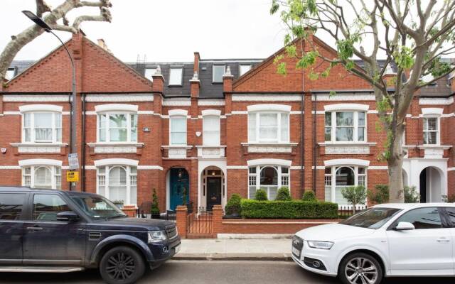 Stunning 4-bed Family Home With Garden Fulham