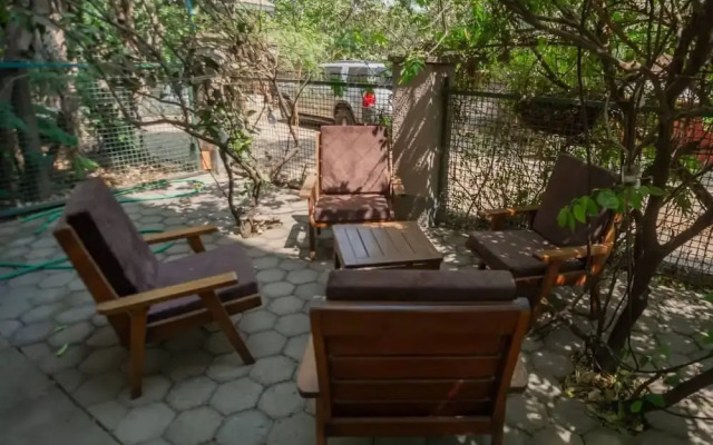 Charming Retreat and Free Breakfast