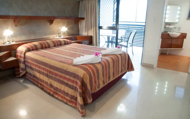 Highlander Hotel & Apartments