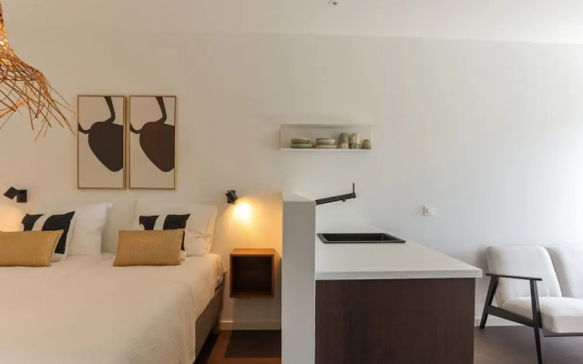 Modern Suite Near Beach