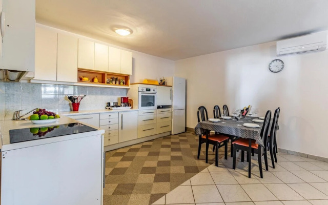 Amazing Home in Medulin With 3 Bedrooms and Wifi