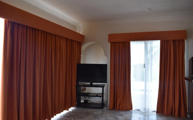 Villablanca Garden Beach Hotel