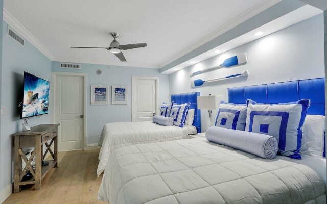 Beachfront Condo With 180-degree Views and Pool