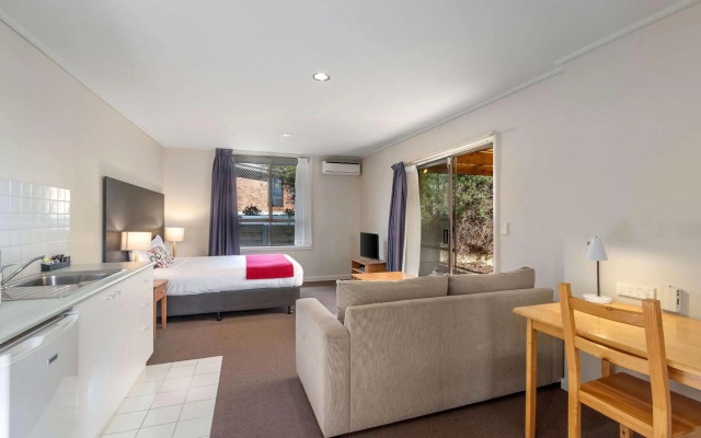 Knox International Hotel & Apartments