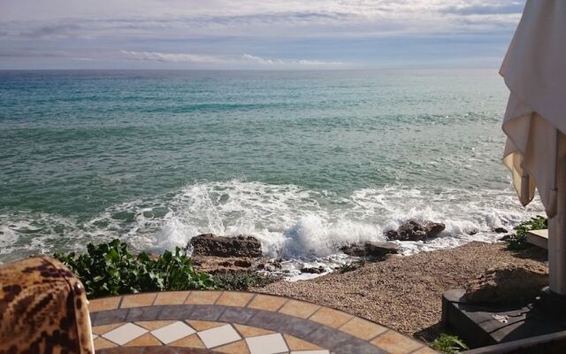 Home Star Thalassa