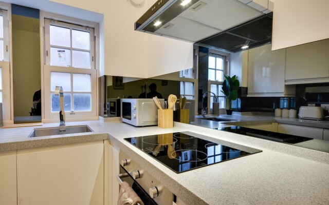 Lovely 1-bed Apartment in Wigan