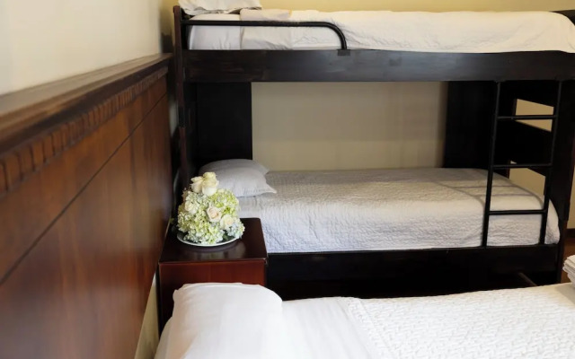 Hotel & Suites El Quijote