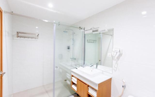 Prague Saigon Airport Hotel
