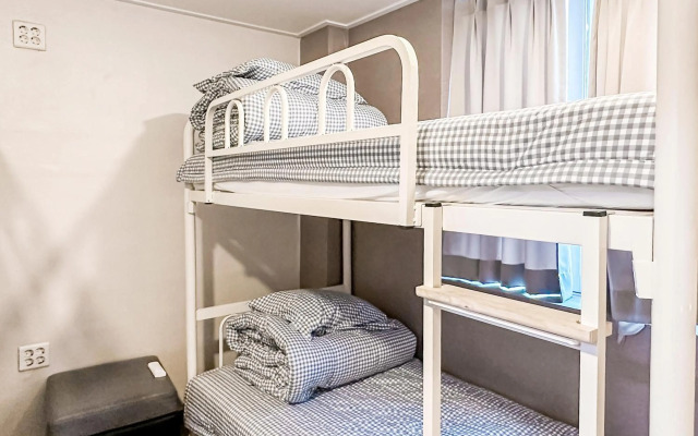 Empathy Dongseongro Guesthouse