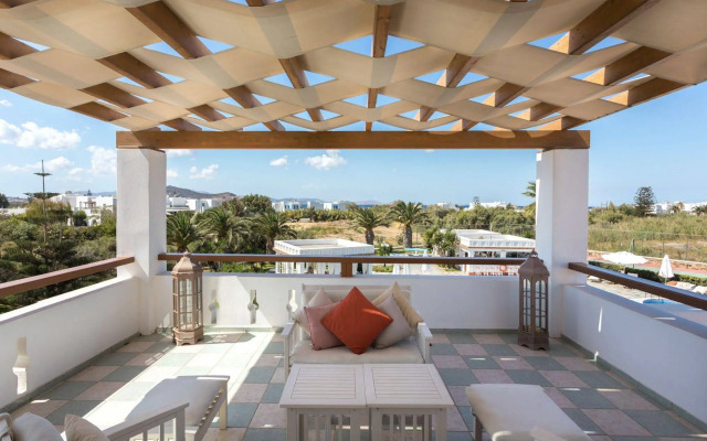 Porto Naxos Hotel