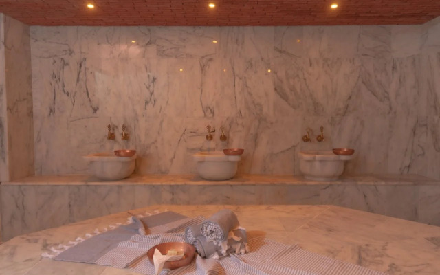 Izz Getaway – Adults Only