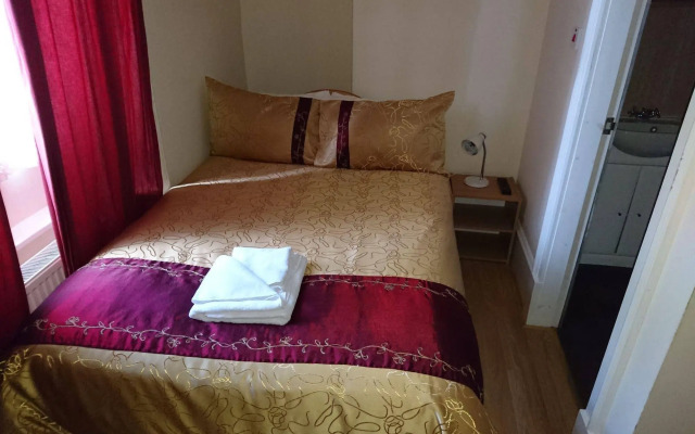 Dee Hotel