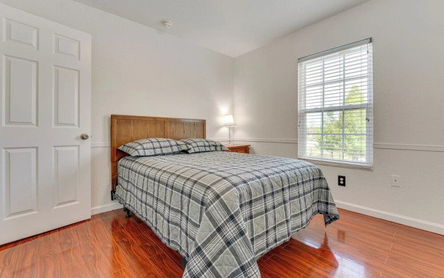 Pool, Hot Tub & Theatre Access: Kissimmee Gem