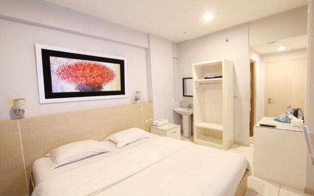 Fastrooms Bekasi Hotel
