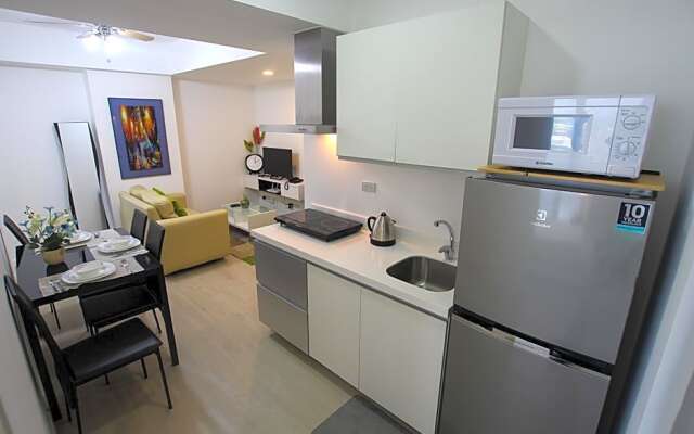 Siglo Suites @ The Azure Urban Resort Residences
