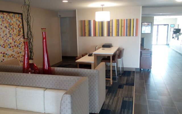 Muncie Place Hotel & Suites