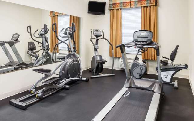 Baymont by Wyndham Henderson