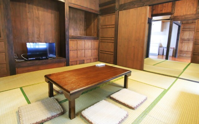Ryukyukominka Shinasaki