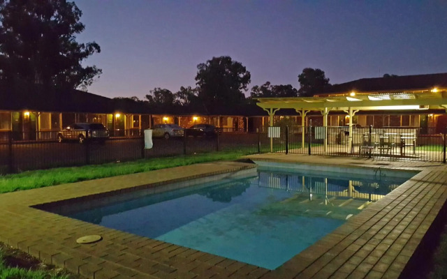 Quality Inn Carriage House
