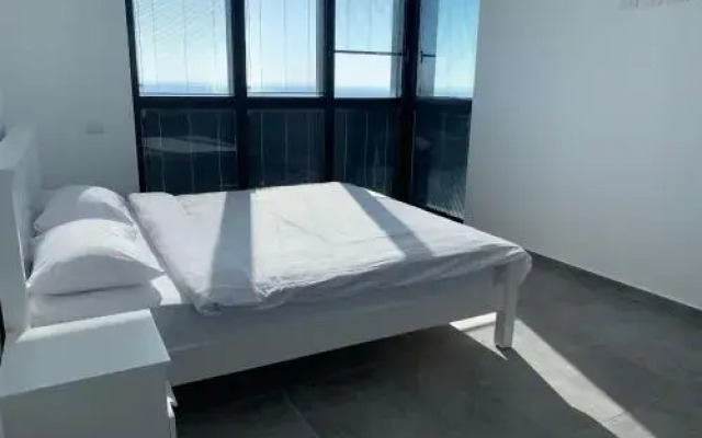 35th floor on the sea