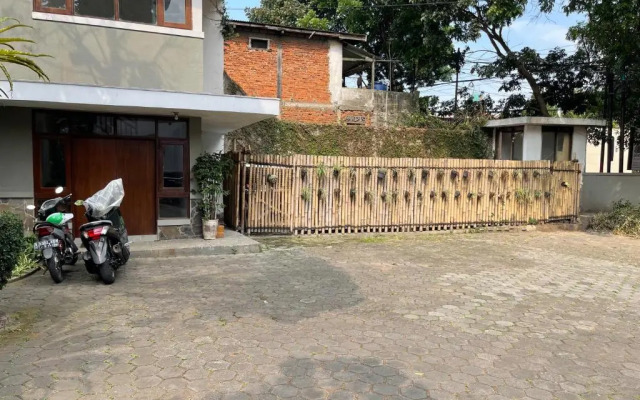 Hotel Gegerkalong Asri