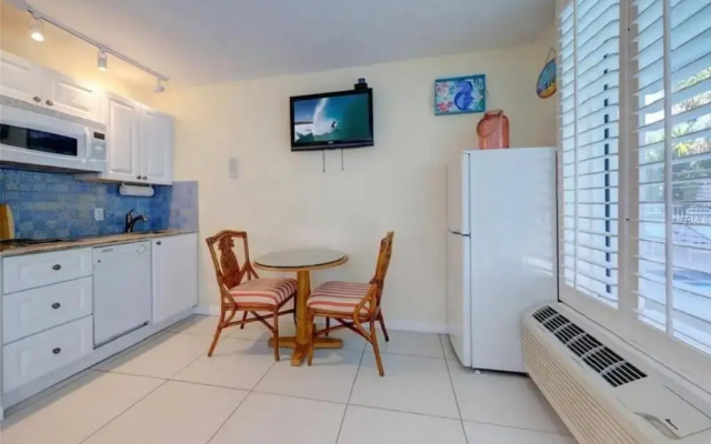 2 Bedroom Waterfront Pool Side!