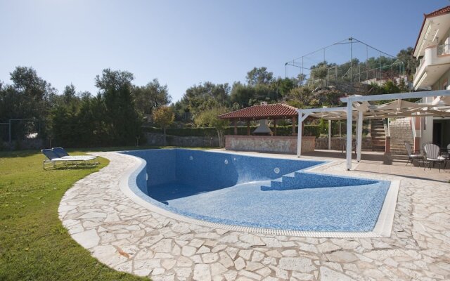 Spacious villa at Ilia Edipsou