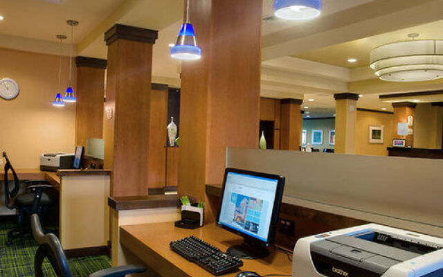 Fairfield Inn & Suites Madison East